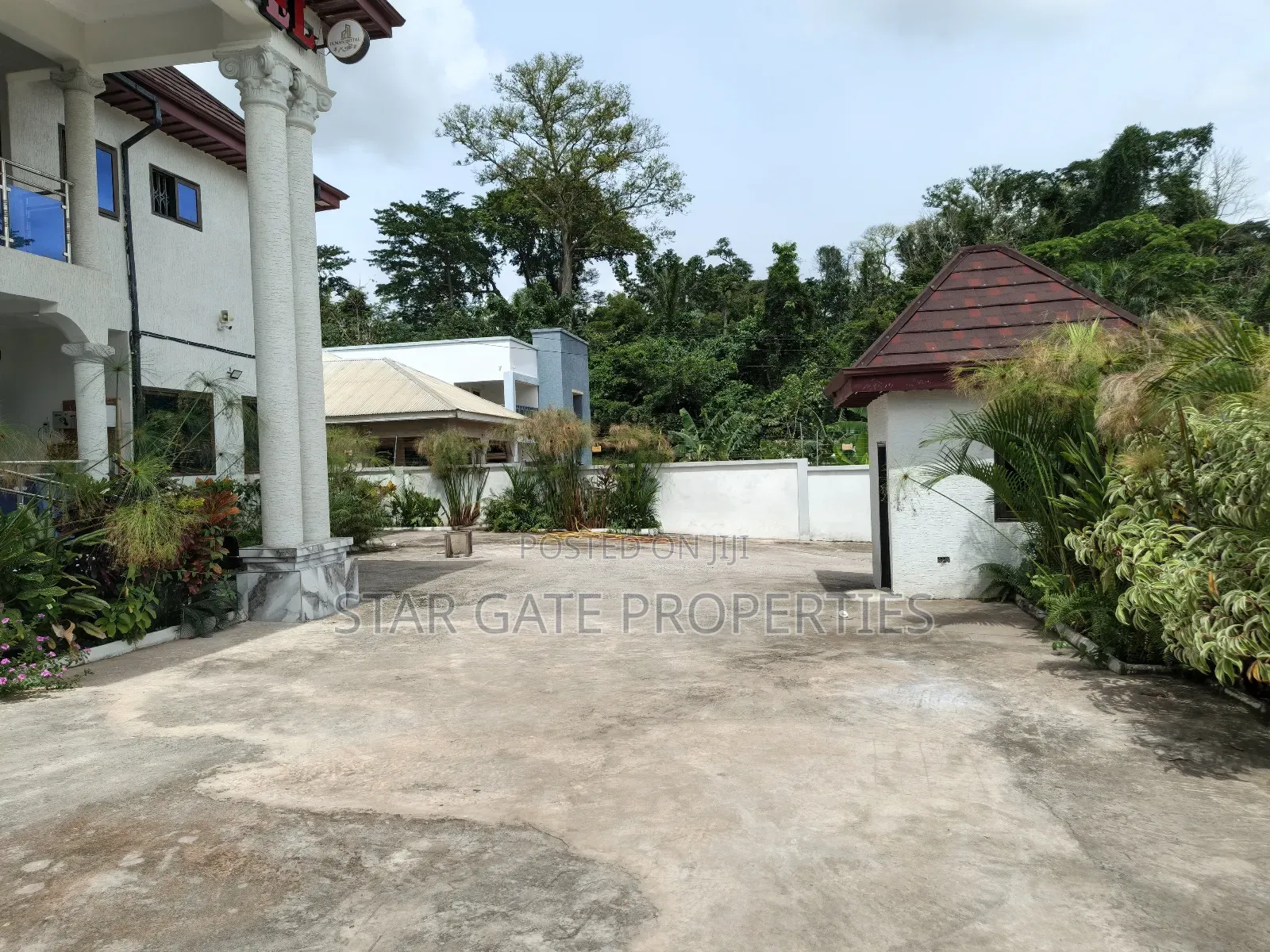 Hotel for Sale ( 16 Bedrooms) Kumasi.