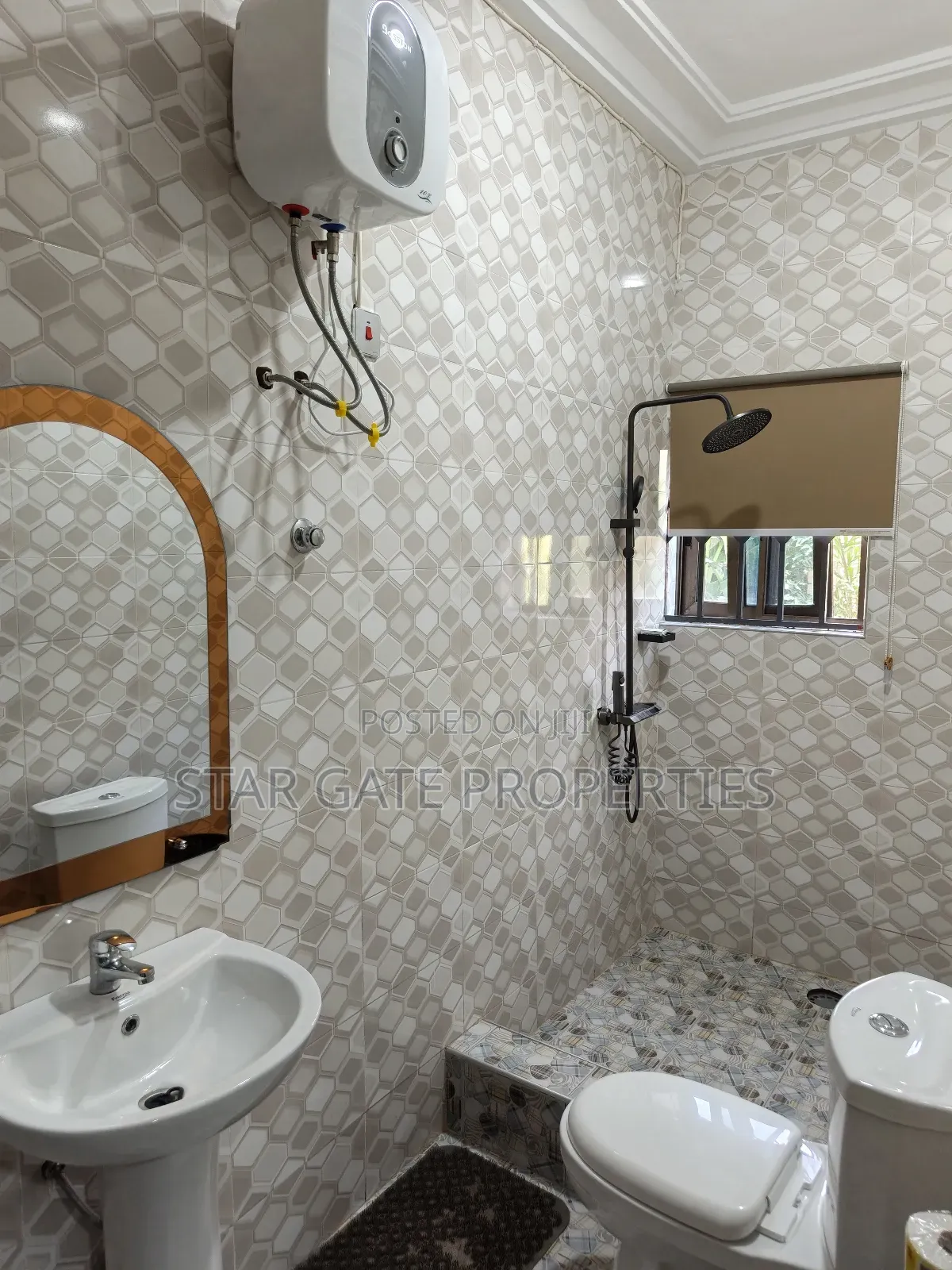 Hotel for Sale ( 16 Bedrooms) Kumasi.