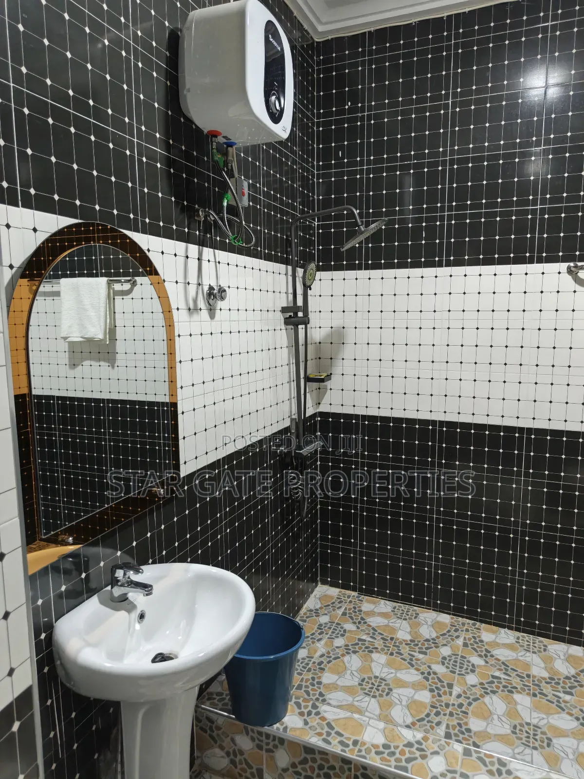 Hotel for Sale ( 16 Bedrooms) Kumasi.