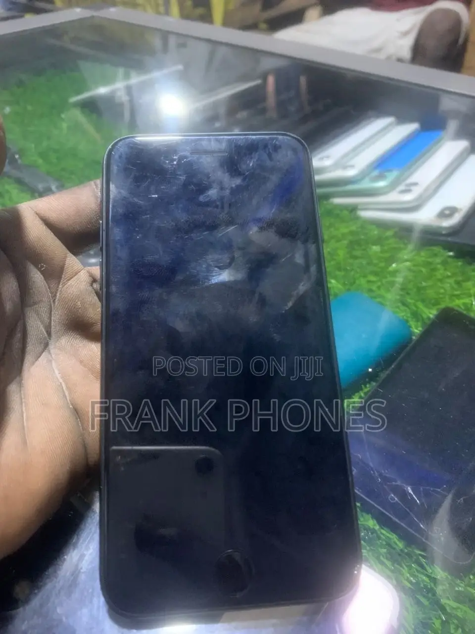 New Apple iPhone SE (2022) 64 GB