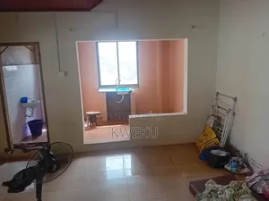 1bdrm Apartment in Estate Agency, Baatsona Total for rent