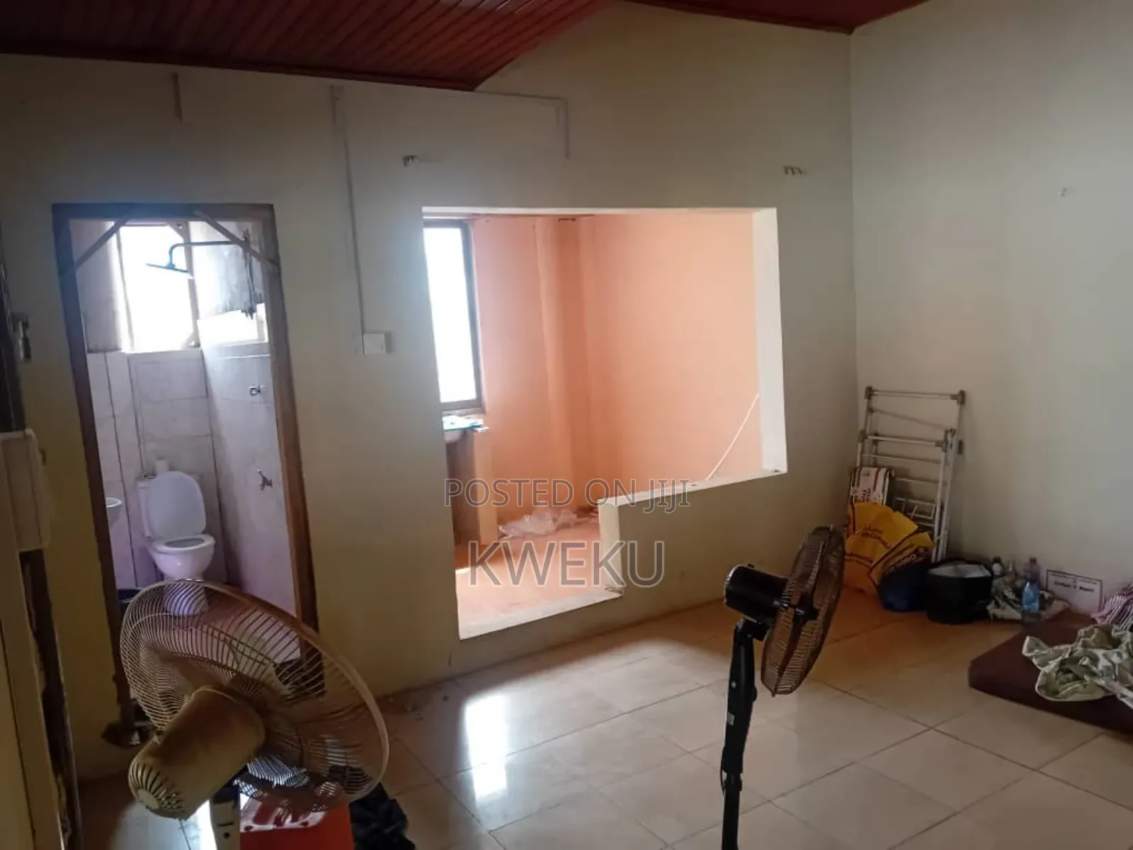 1bdrm Apartment in Estate Agency, Baatsona Total for rent