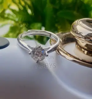 Stunning Moissanite Diamond Engagement/Promise Ring