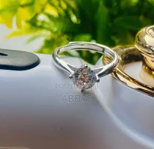 Stunning Moissanite Diamond Engagement/Promise Ring
