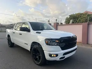 RAM 1500 Classic 2023 White
