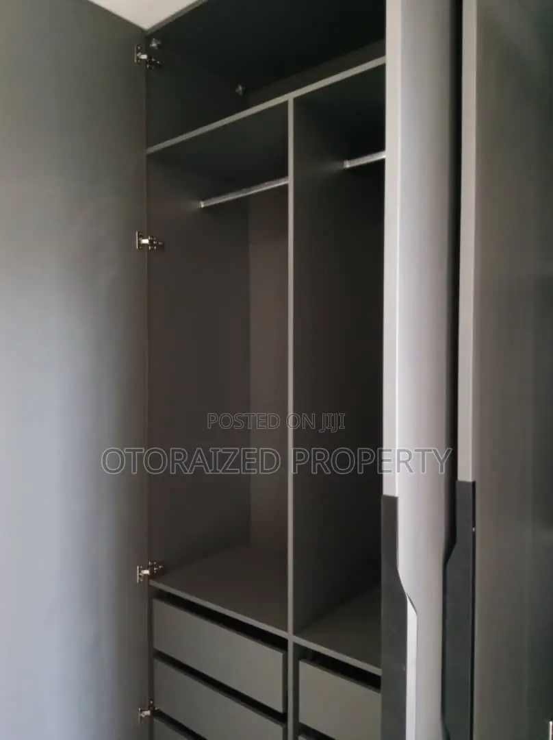 Furnished 5bdrm Townhouse / Terrace in North Labone Estate for rent