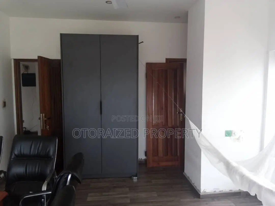 Furnished 5bdrm Townhouse / Terrace in North Labone Estate for rent