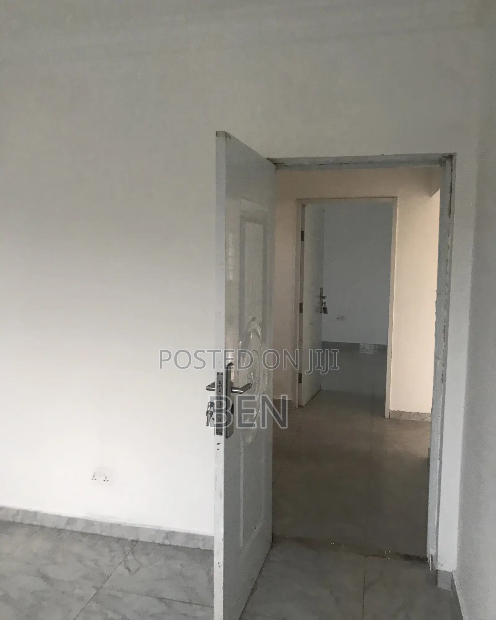 3bdrm Apartment in Tantra Yellow House, Ola Achool Area for rent