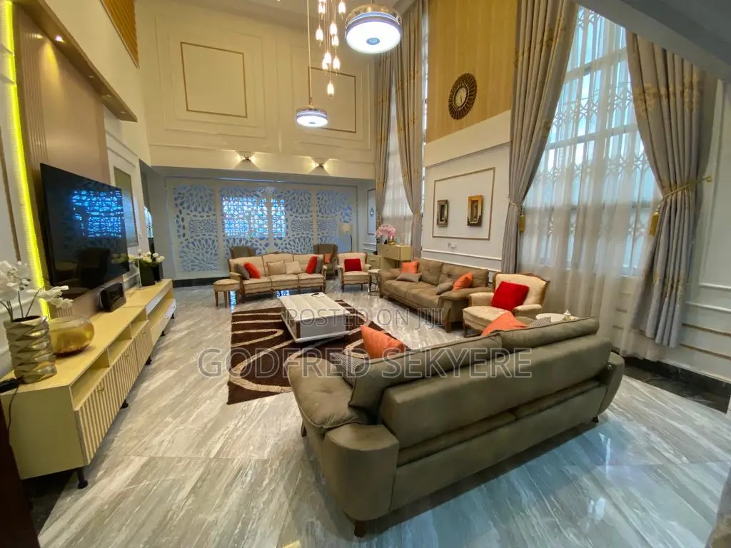 5bdrm Apartment in Adeleke Estates, Kumasi Metropolitan for sale