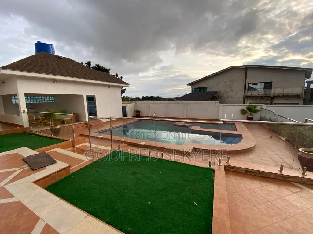 5bdrm Apartment in Adeleke Estates, Kumasi Metropolitan for sale