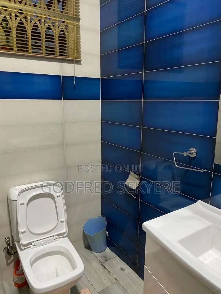 5bdrm Apartment in Adeleke Estates, Kumasi Metropolitan for sale
