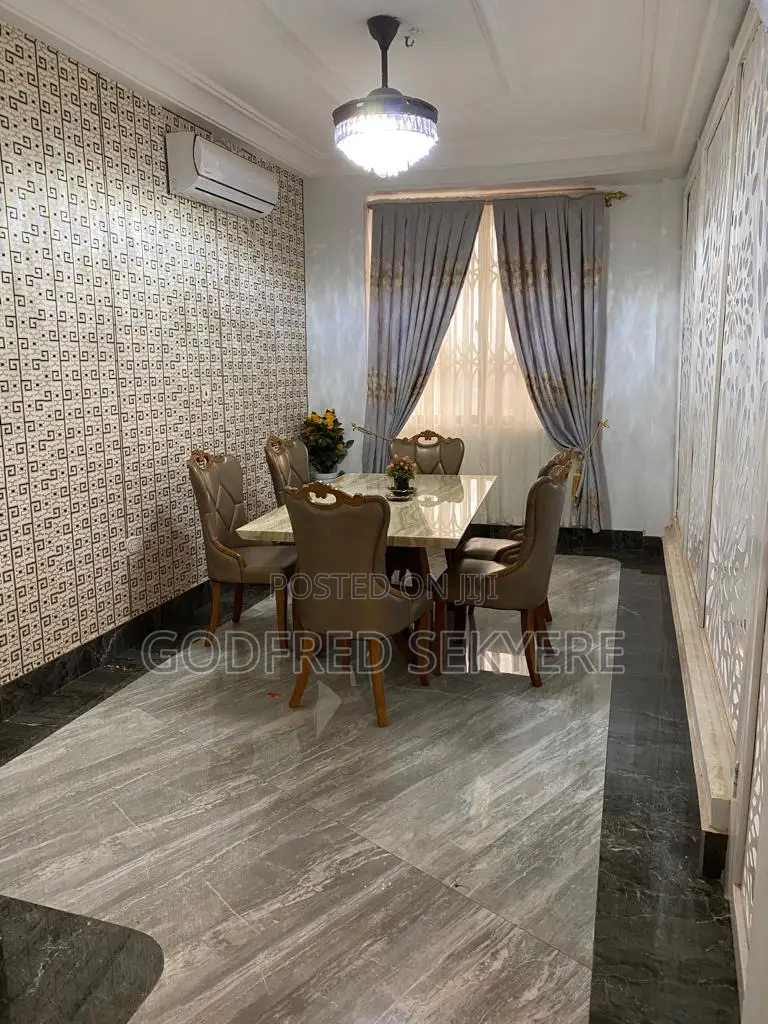 5bdrm Apartment in Adeleke Estates, Kumasi Metropolitan for sale