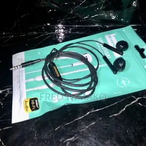 3.5mm Wired Earphones With Mic and Pause / Play Button