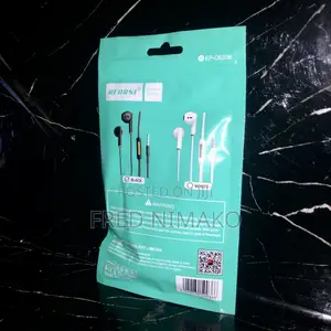 3.5mm Wired Earphones With Mic and Pause / Play Button