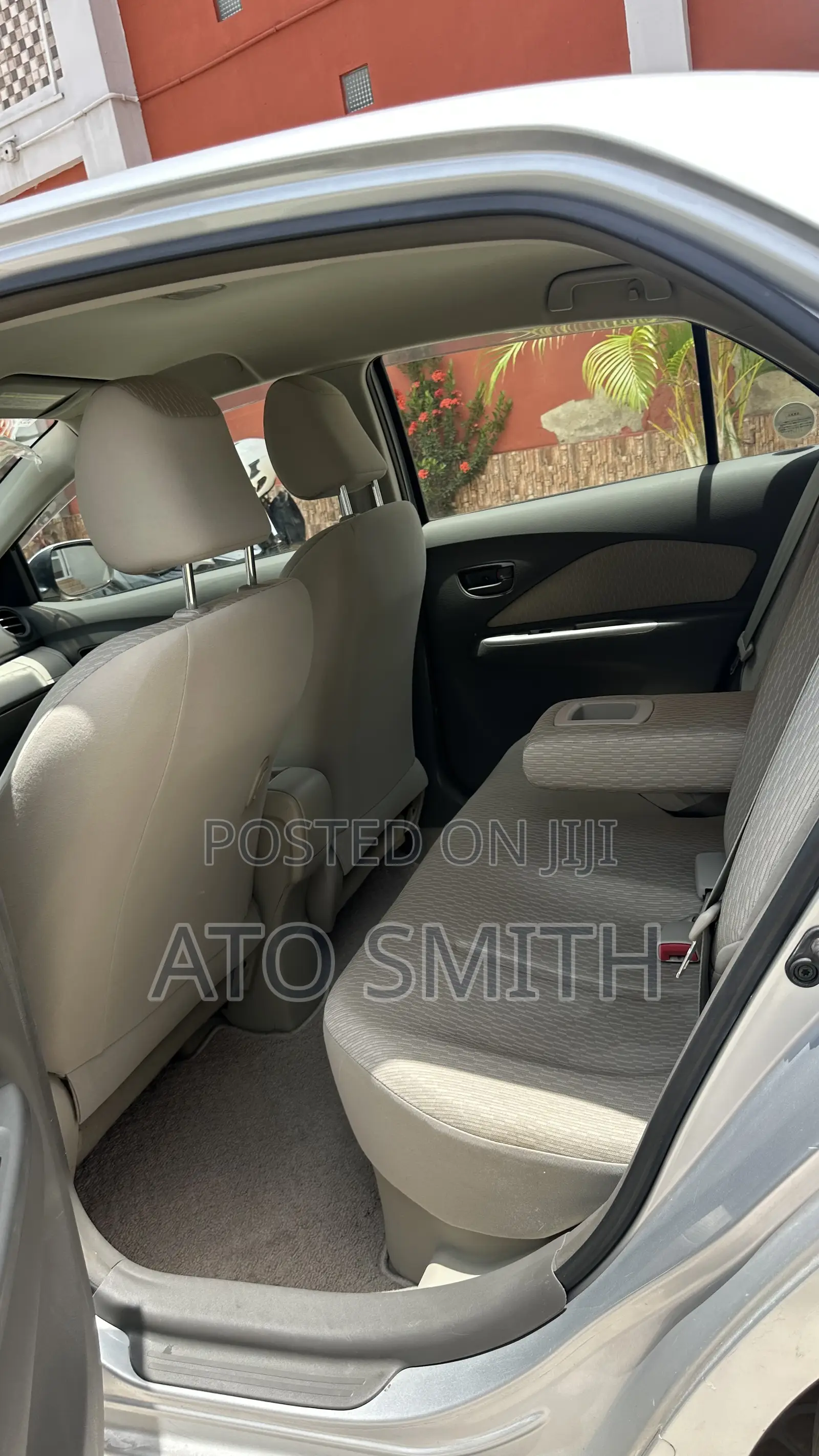 Toyota Belta 2010 Silver