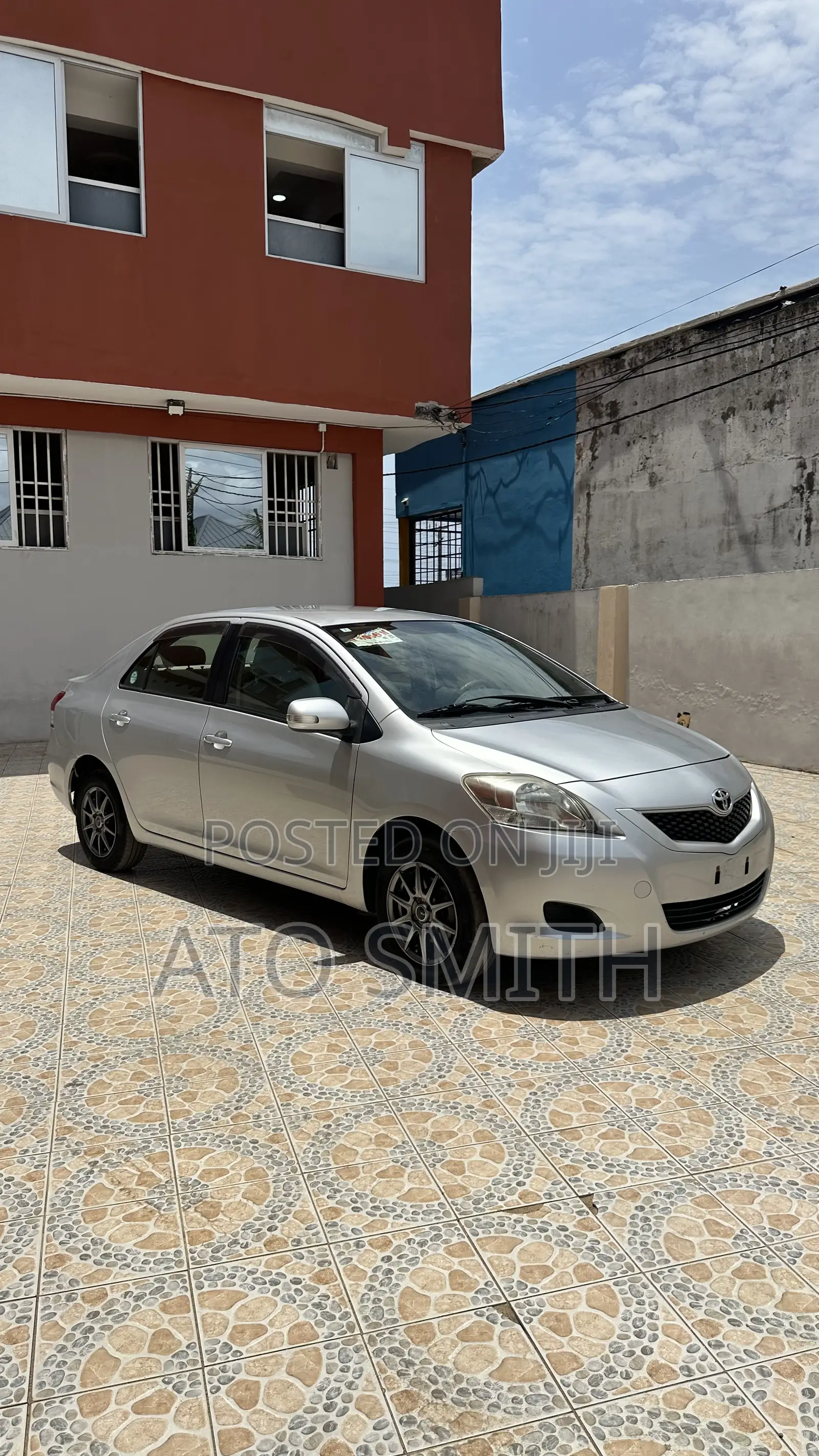 Toyota Belta 2010 Silver
