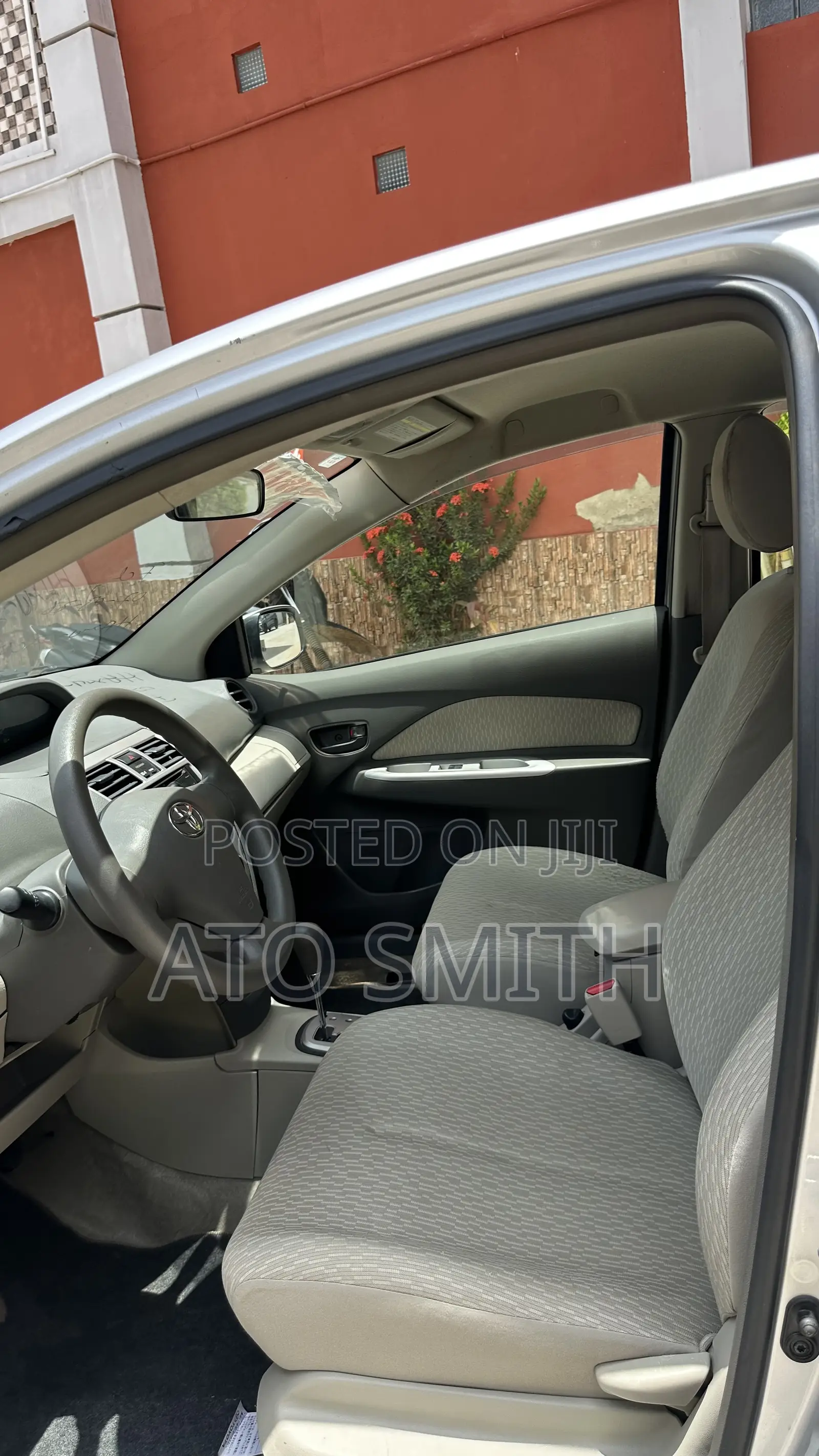 Toyota Belta 2010 Silver