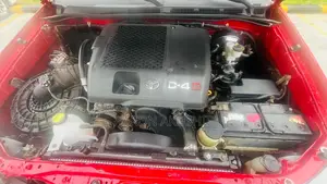Toyota Hilux 2.5 D-4D 4X4 SRX 2011 Red