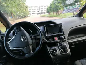 Toyota Voxy SV Premium 2014 Black