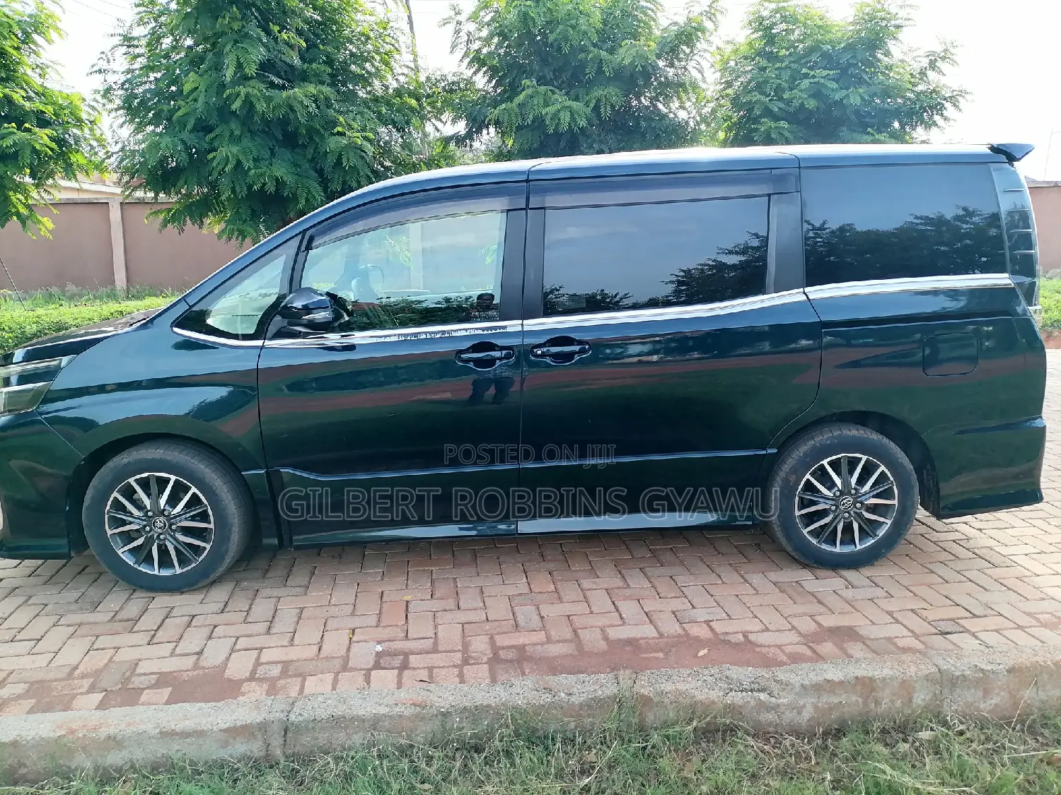 Toyota Voxy SV Premium 2014 Black