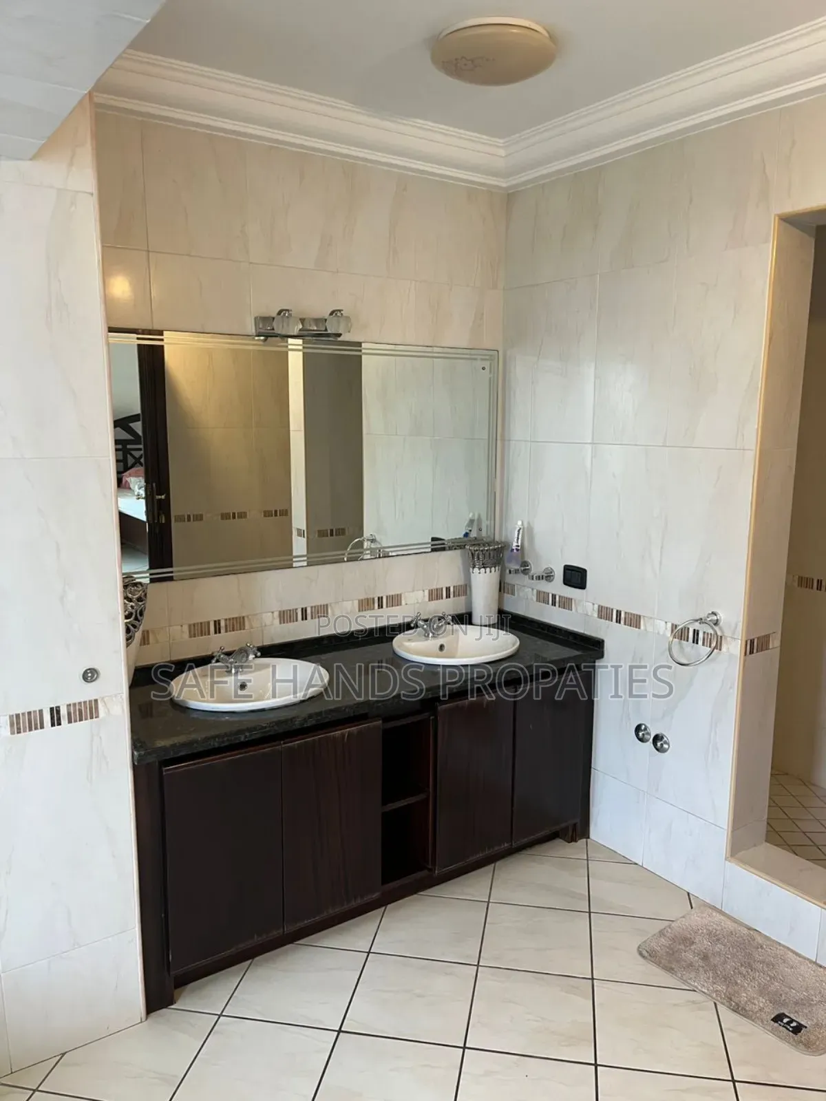 Furnished 5bdrm House in Accra Metropolitan for sale