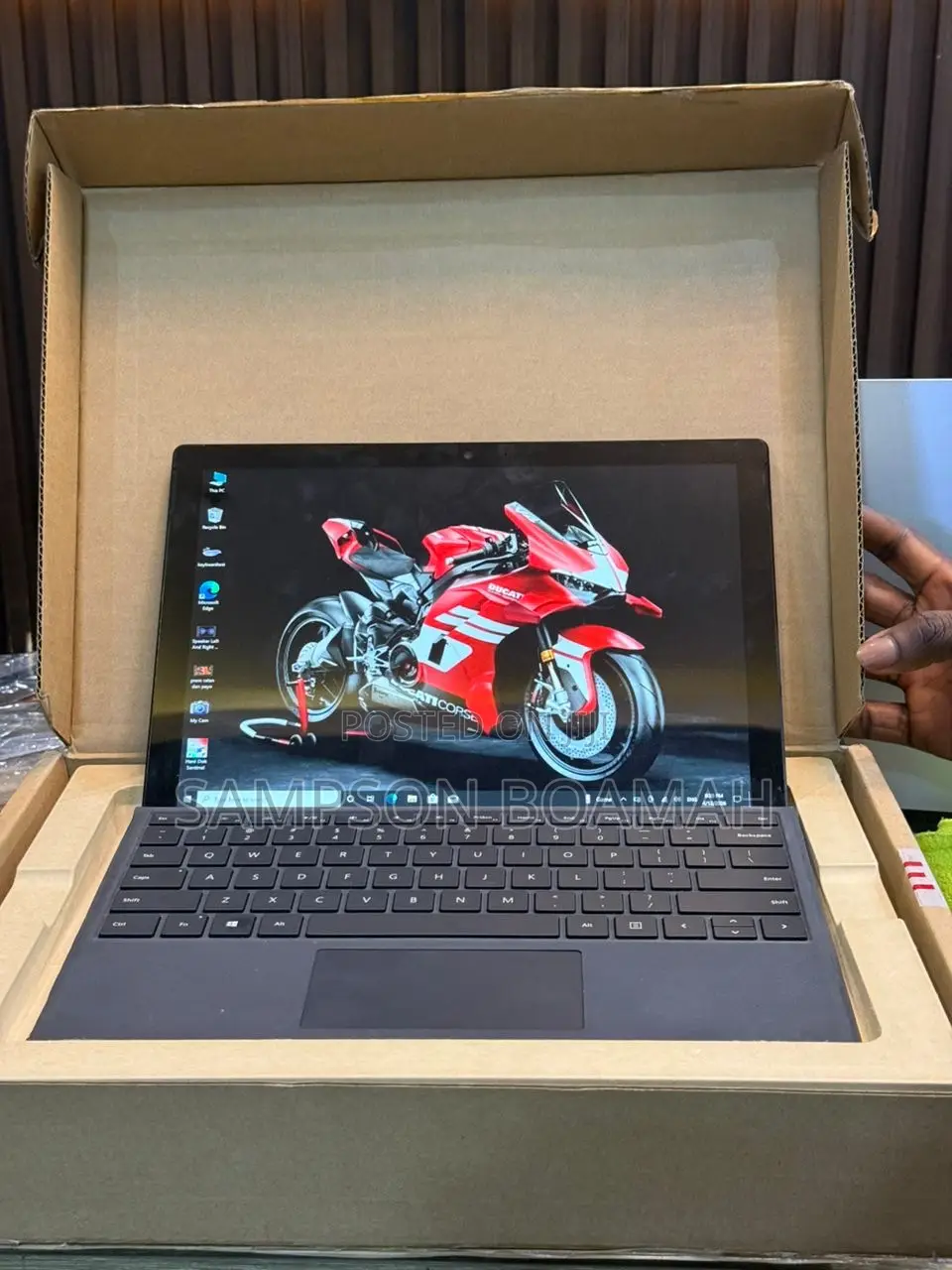 New Laptop Microsoft Surface Pro 6 8GB Intel Core i5 SSD 256GB