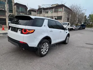 Land Rover Discovery Sport SE 2017 White