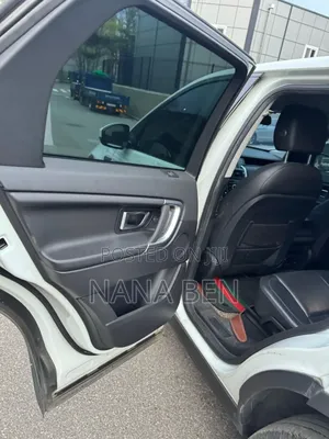 Land Rover Discovery Sport SE 2017 White