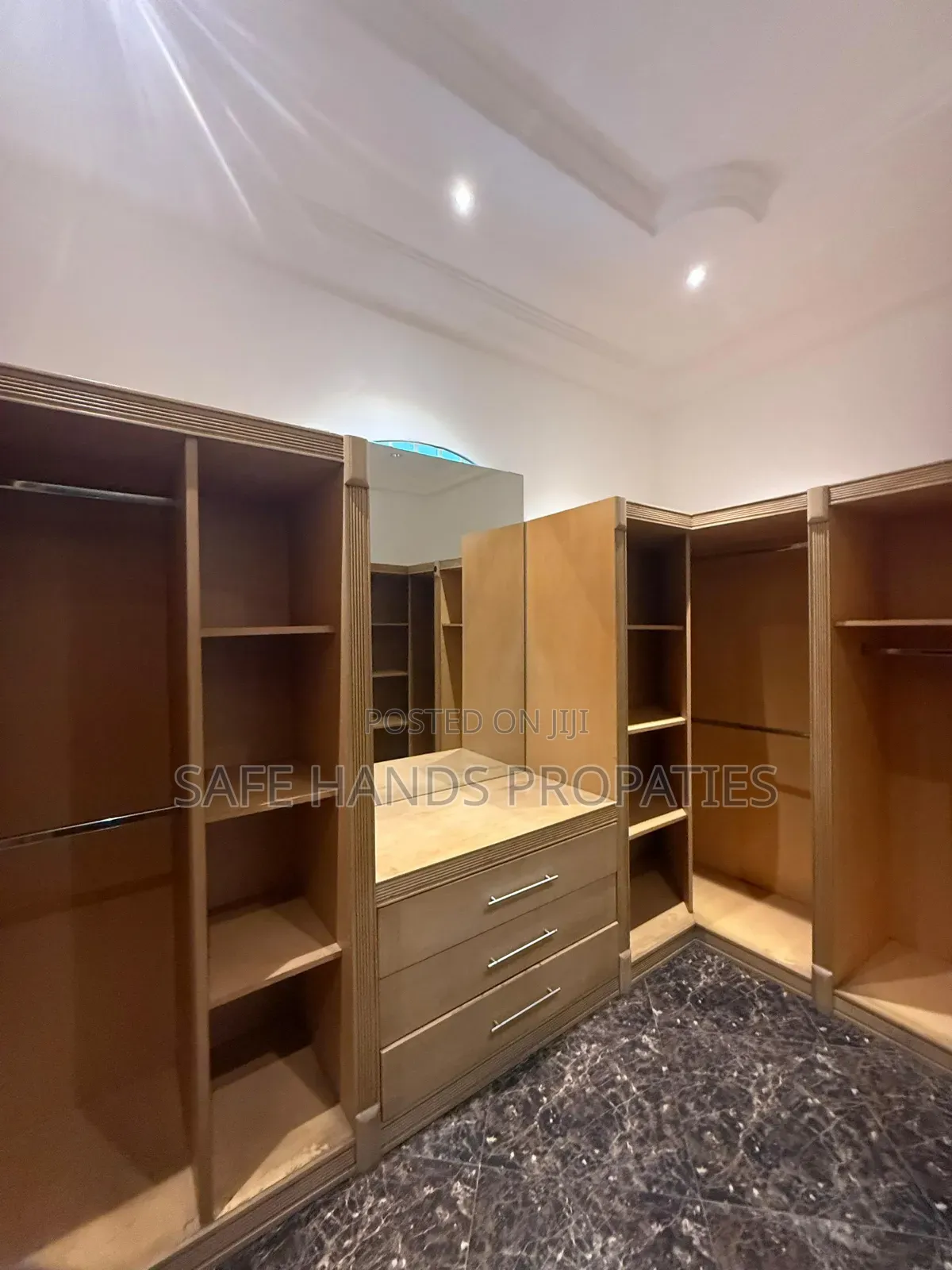 4bdrm House in Accra Metropolitan for rent