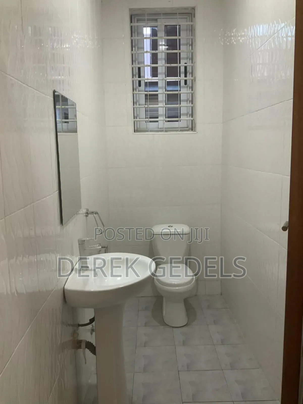 4bdrm Apartment in Oyarifa Mall Area for sale