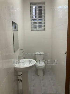 4bdrm Apartment in Oyarifa Mall Area for sale