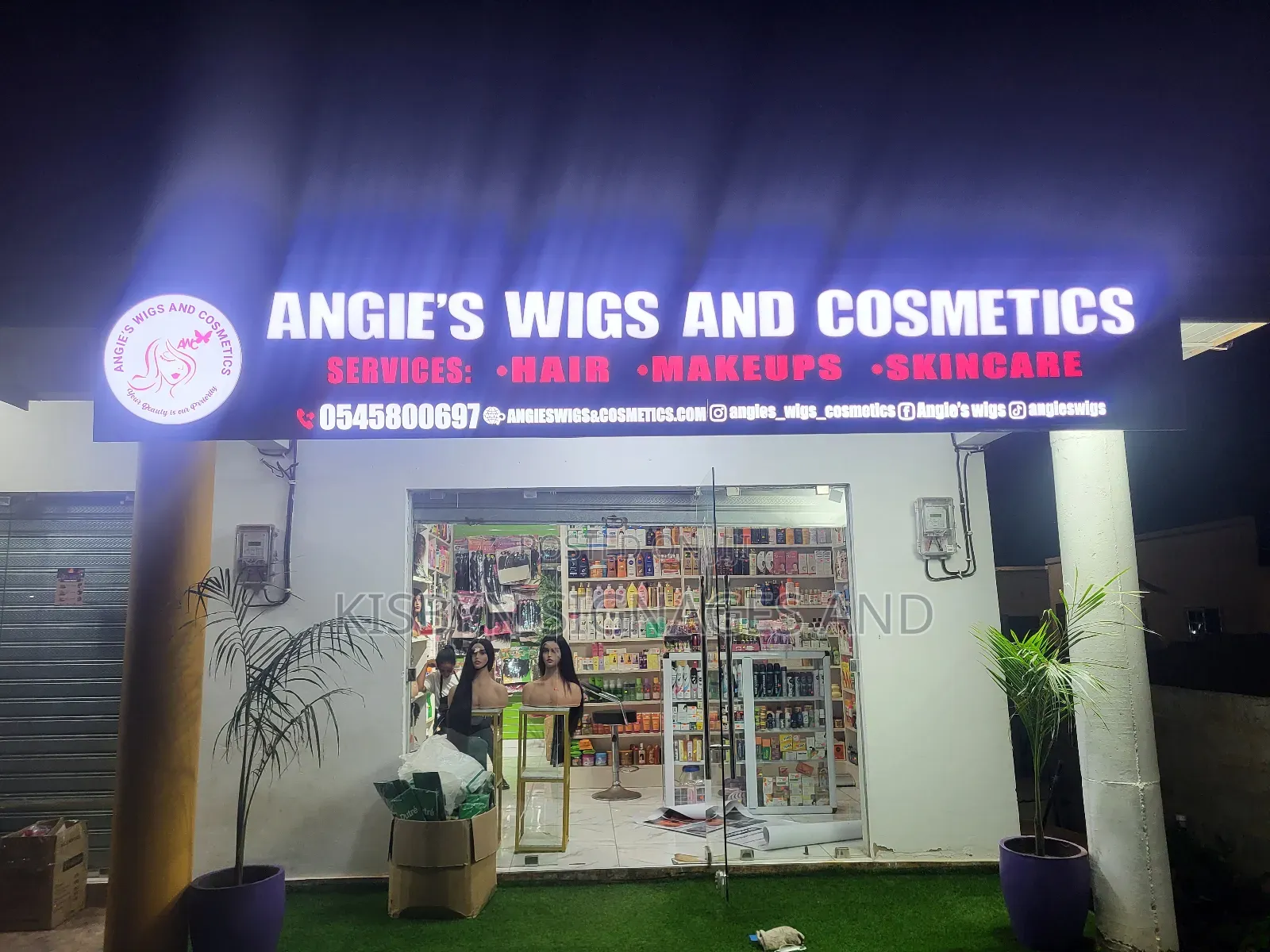 Professional Signage Branding That Attracts Customers