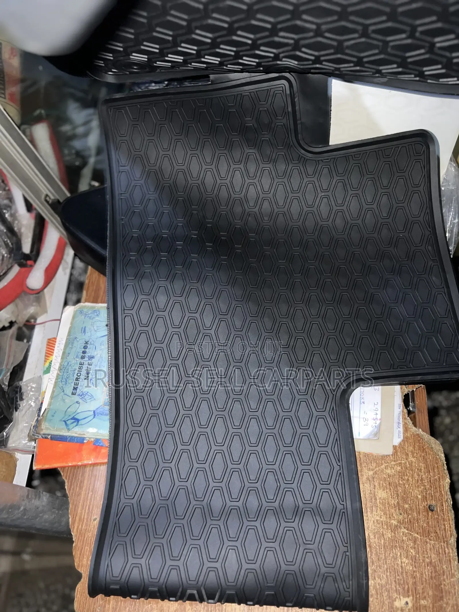 Outlander 16-24 Inside Carpet
