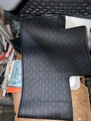 Outlander 16-24 Inside Carpet