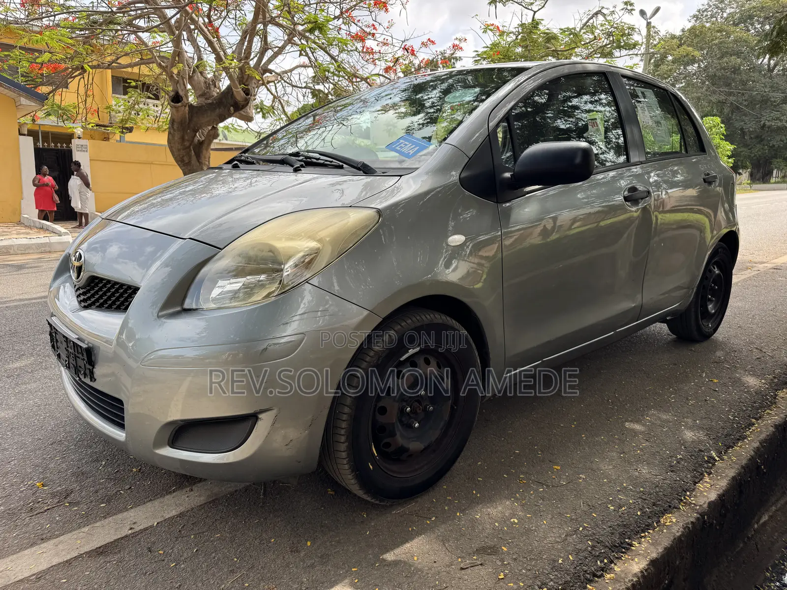 Toyota Yaris Base Hatchback 3dr 2010 Gray