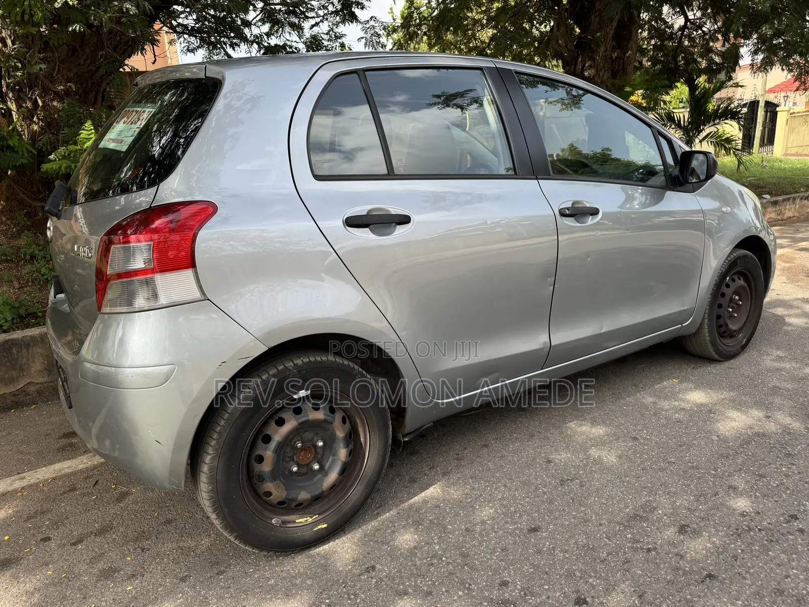 Toyota Yaris Base Hatchback 3dr 2010 Gray