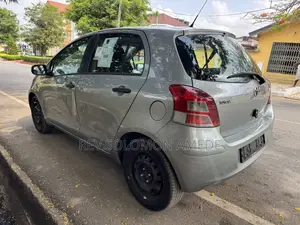 Toyota Yaris Base Hatchback 3dr 2010 Gray
