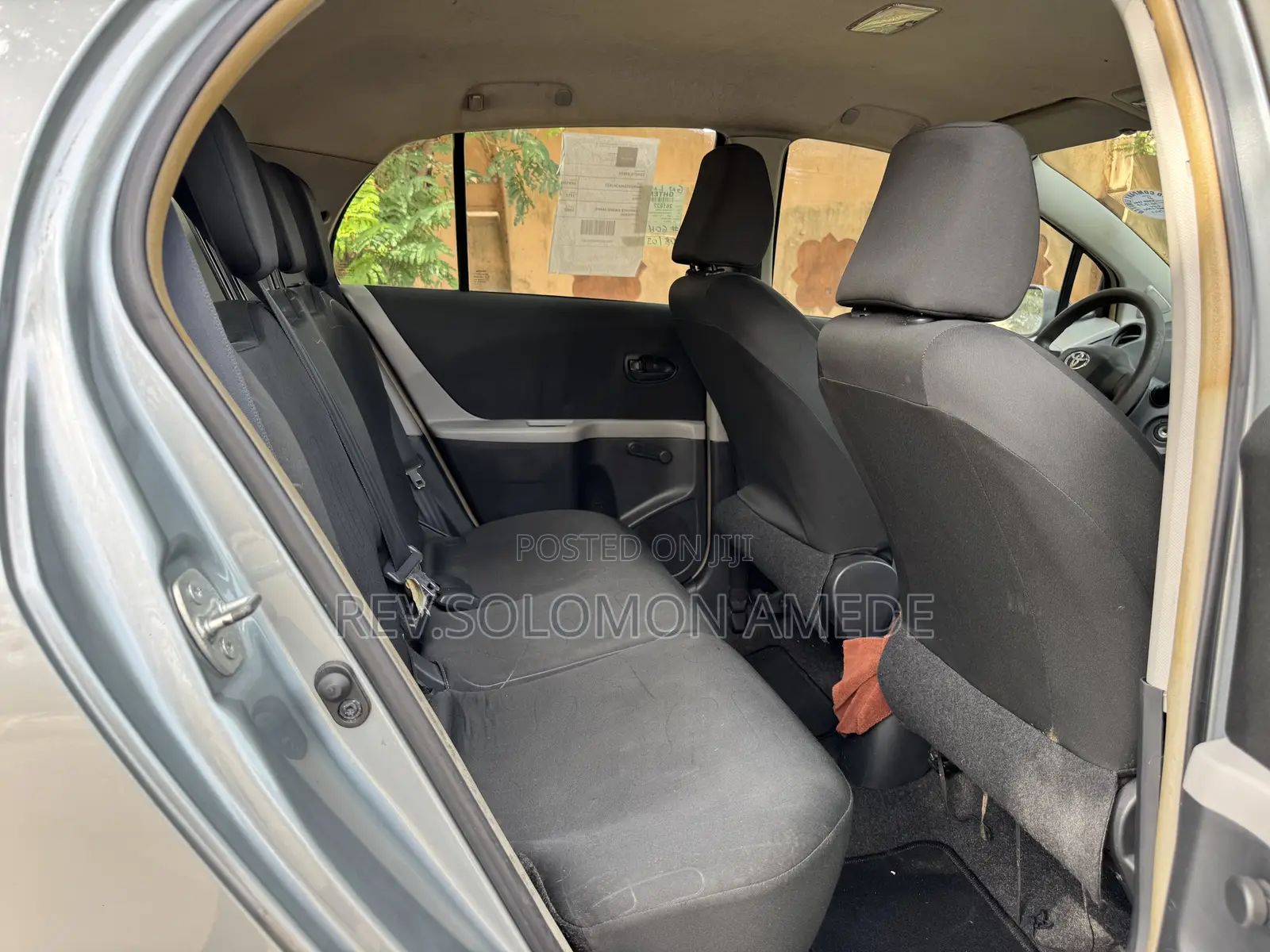 Toyota Yaris Base Hatchback 3dr 2010 Gray
