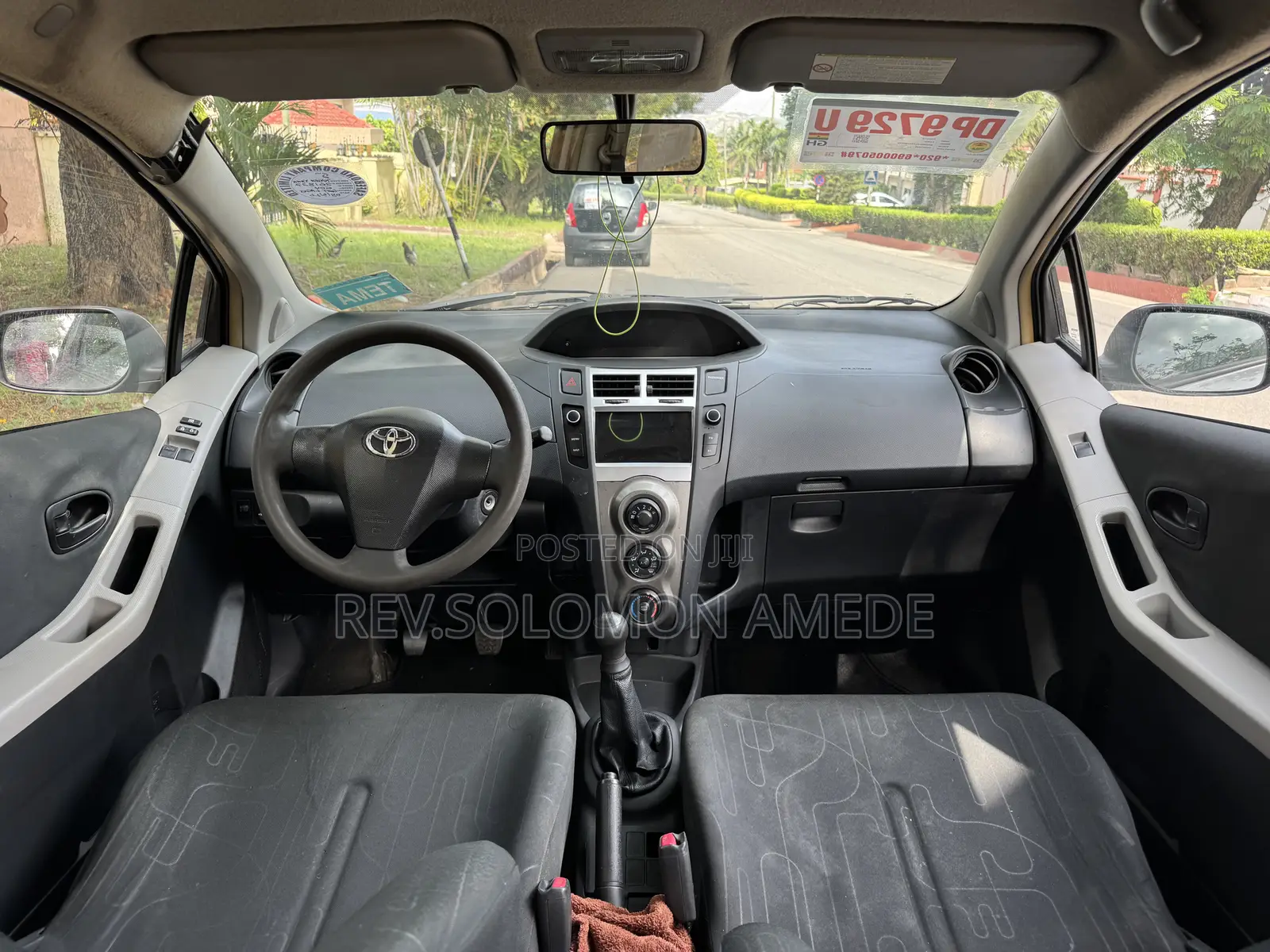 Toyota Yaris Base Hatchback 3dr 2010 Gray