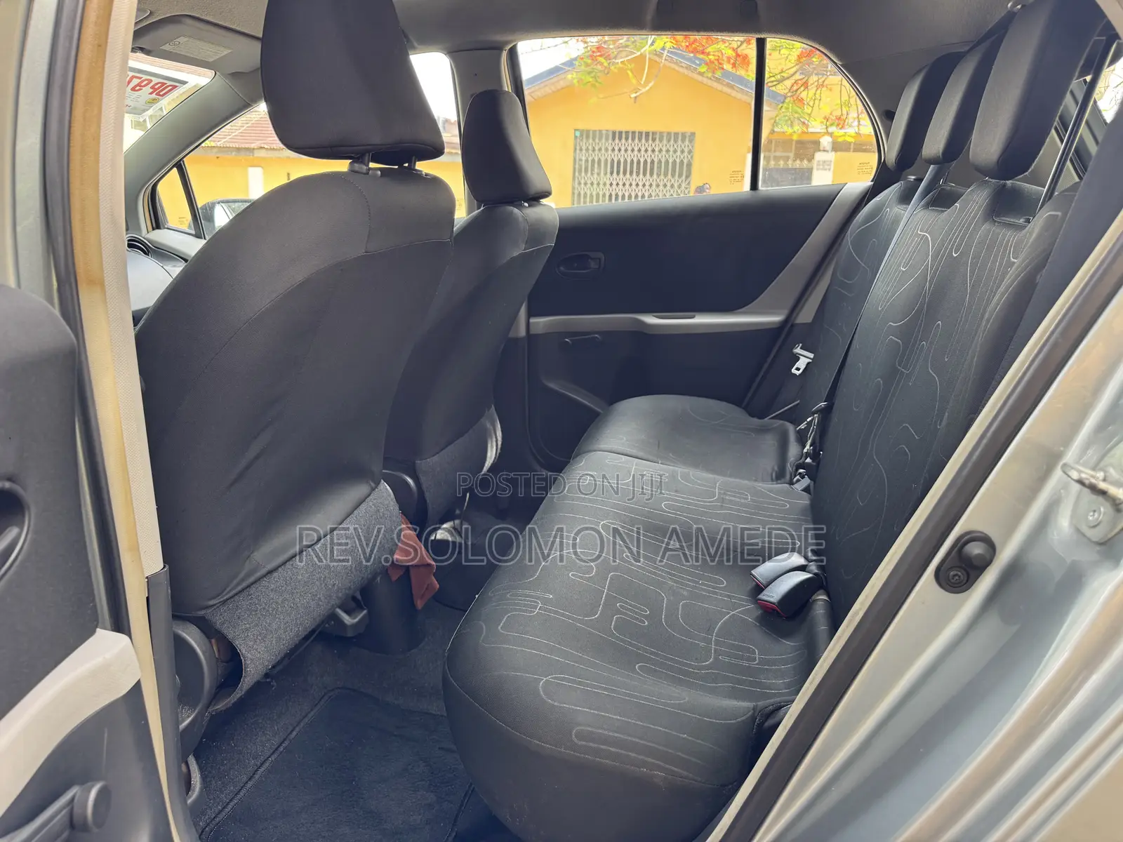 Toyota Yaris Base Hatchback 3dr 2010 Gray