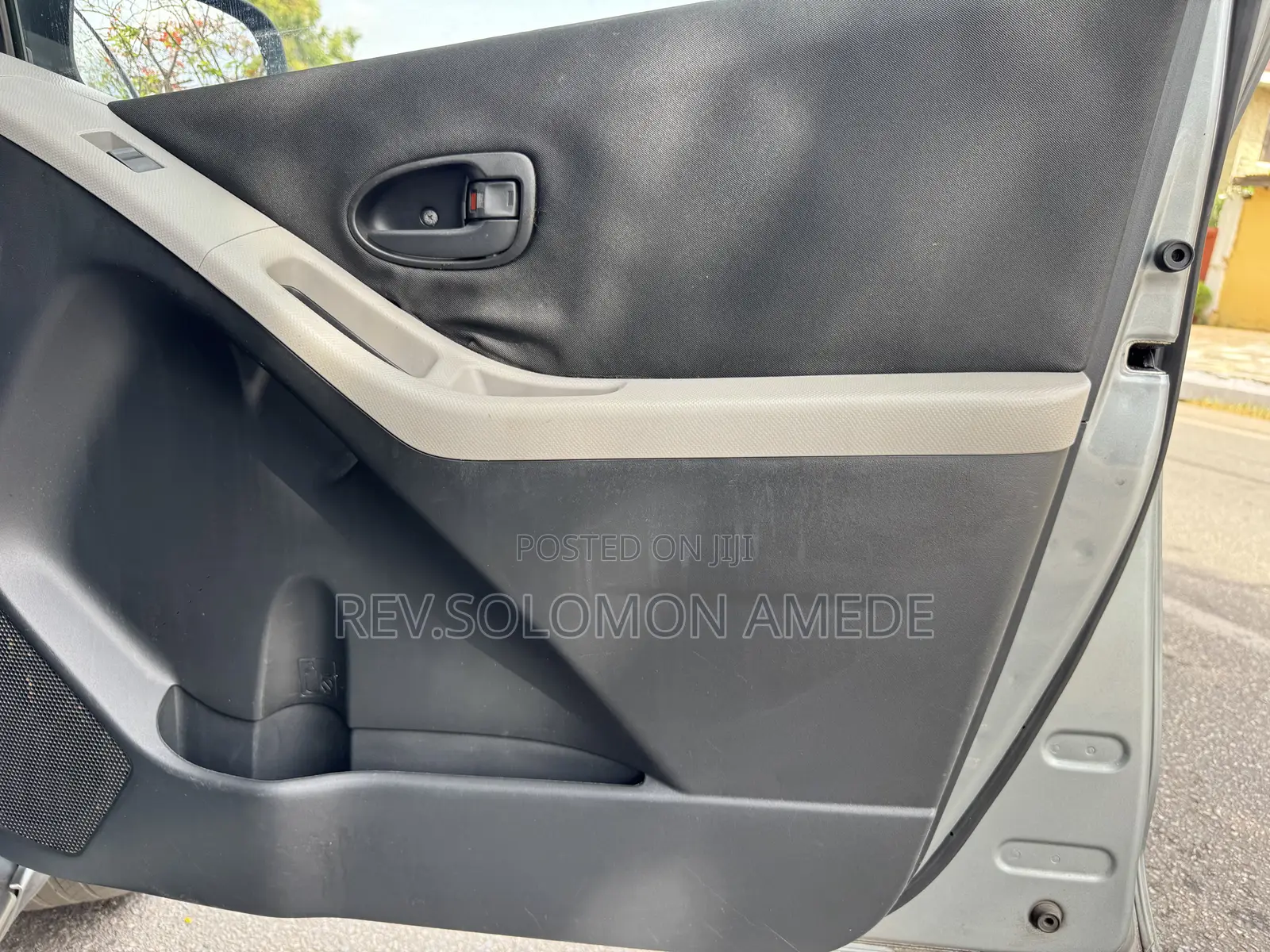 Toyota Yaris Base Hatchback 3dr 2010 Gray