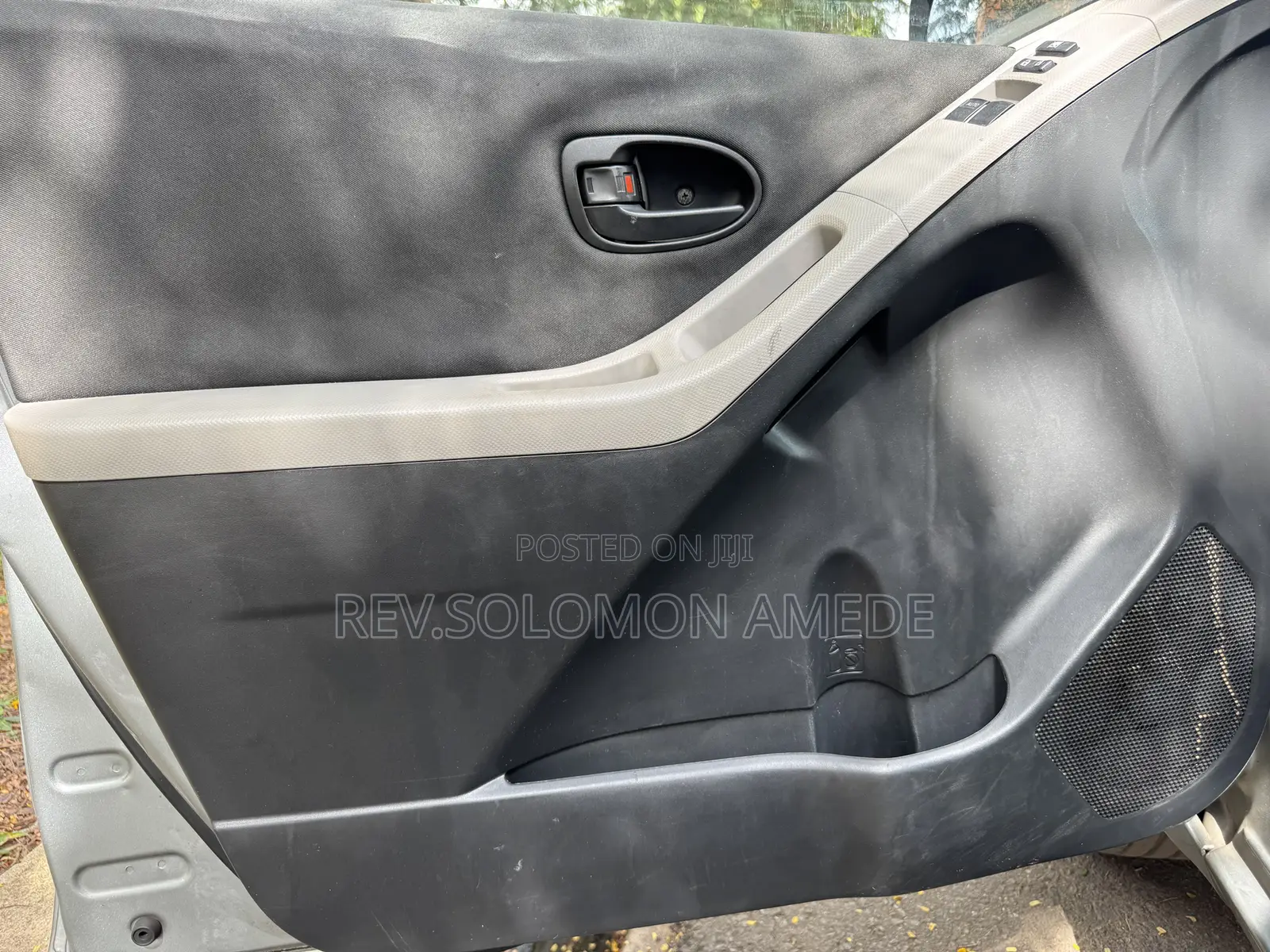 Toyota Yaris Base Hatchback 3dr 2010 Gray