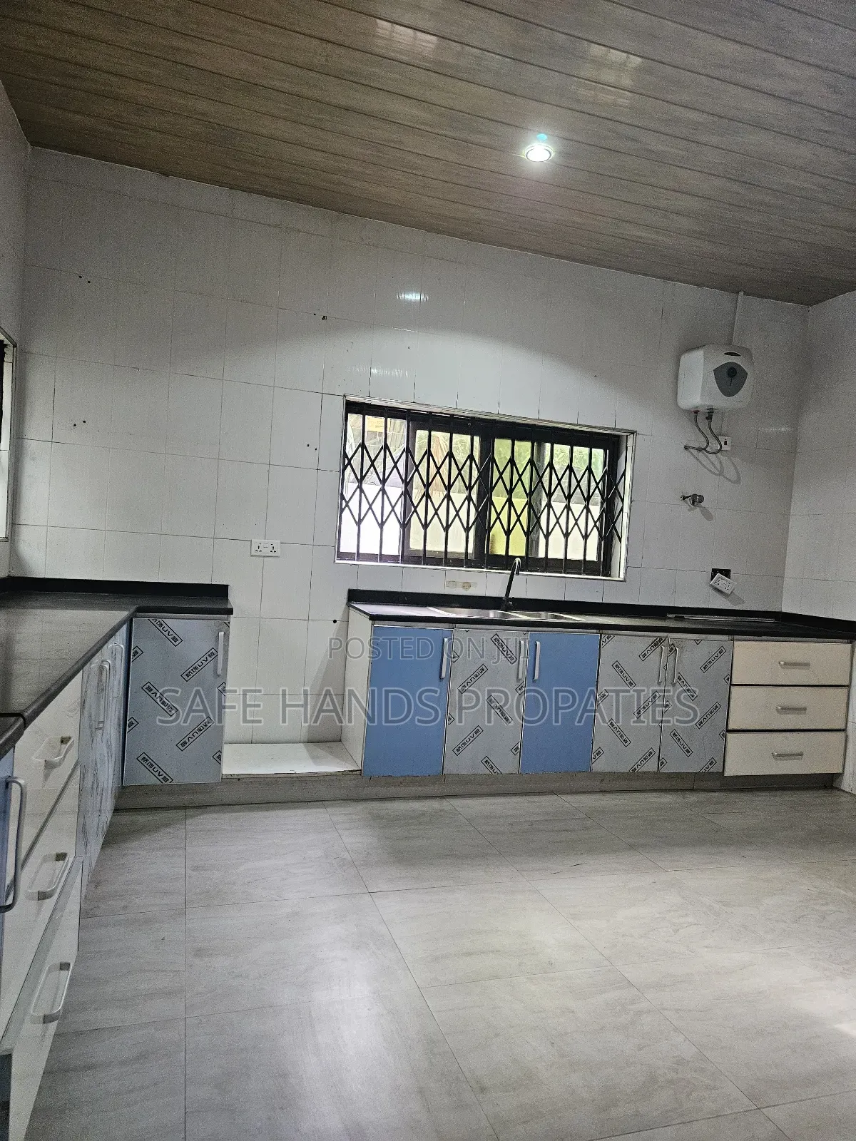 3bdrm House in Kelly Estate, Accra Metropolitan for rent