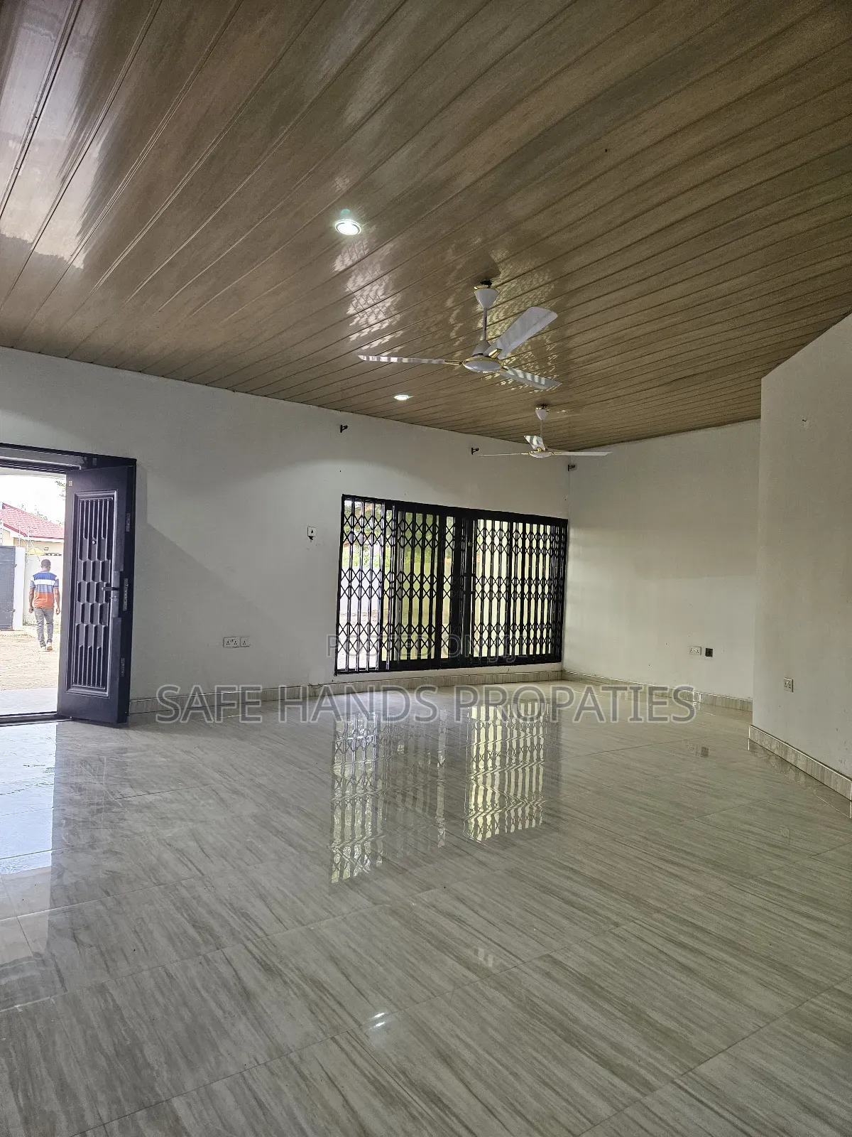 3bdrm House in Kelly Estate, Accra Metropolitan for rent