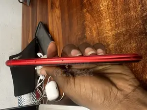 Apple iPhone SE (2020) 128 GB Red
