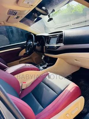 Toyota Highlander XLE 2019 Blue