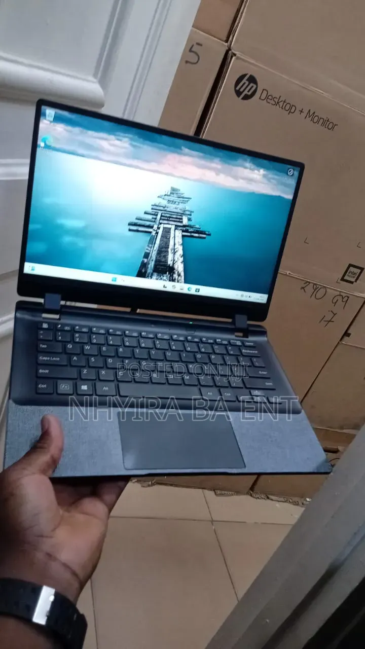 Laptop Avita Essential 14 4GB Intel SSD 128GB