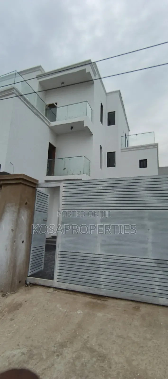 4bdrm House in Adjiringanor, Adjiriganor for sale