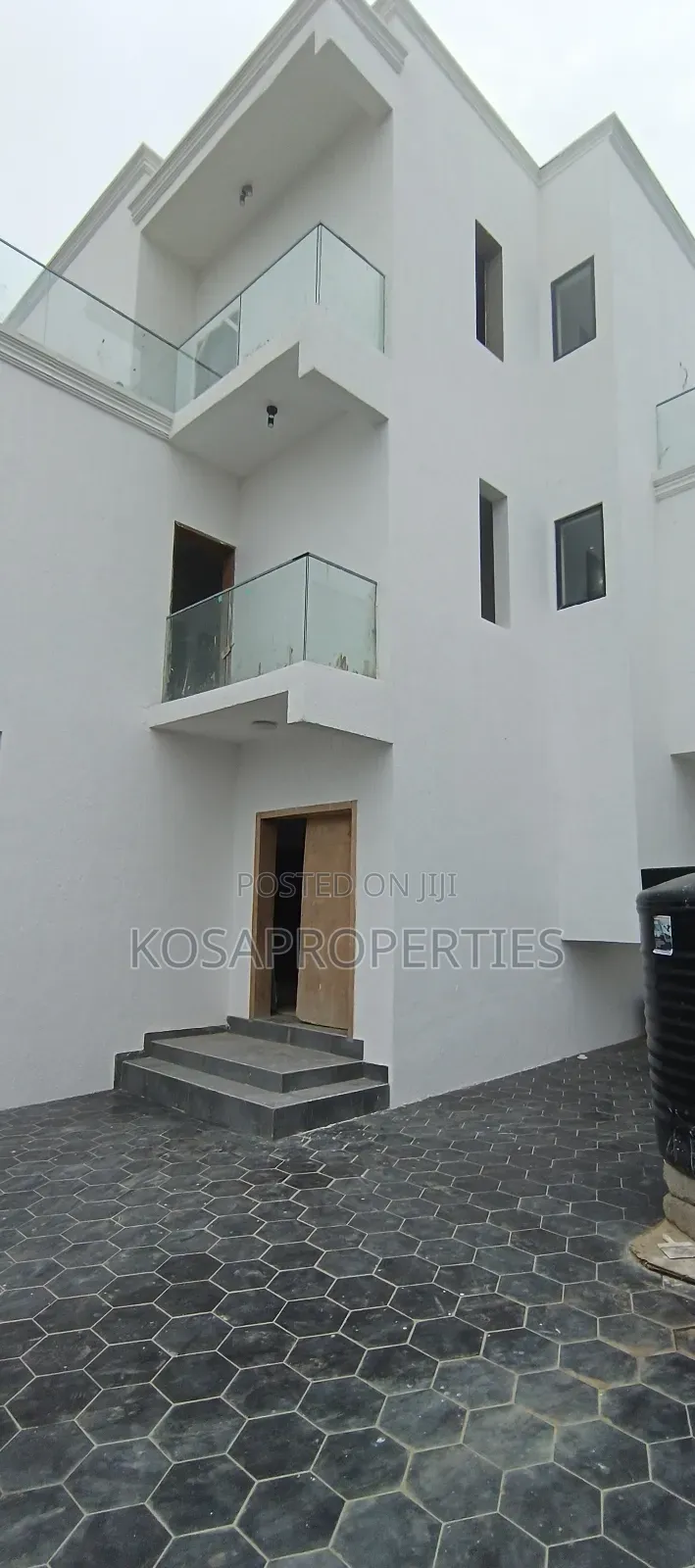 4bdrm House in Adjiringanor, Adjiriganor for sale