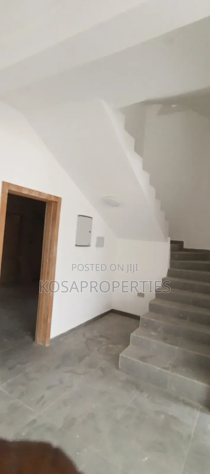4bdrm House in Adjiringanor, Adjiriganor for sale